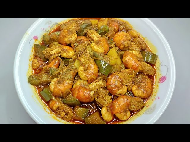 ছোট চিংড়ি কারি (আলু ও বেগুনসহ)